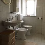 Albonico לינה וארוחת בוקר 2*