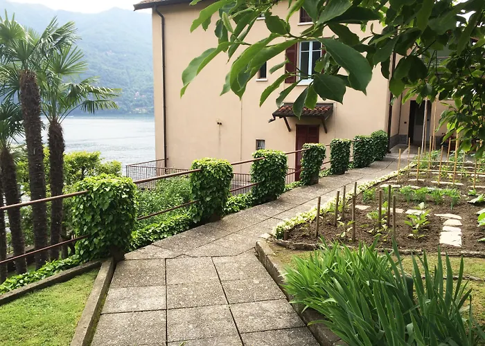 Bed & Breakfast Albonico 2*