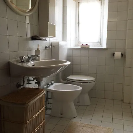 Albonico Bed & Breakfast 2*